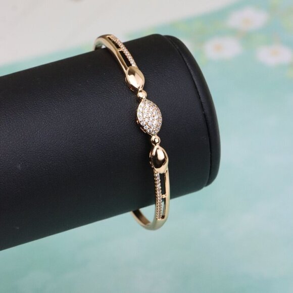 Rose Gold Bangle with Oval Crystal Centerpiece, XPBL0575 - Picture 6 of 12